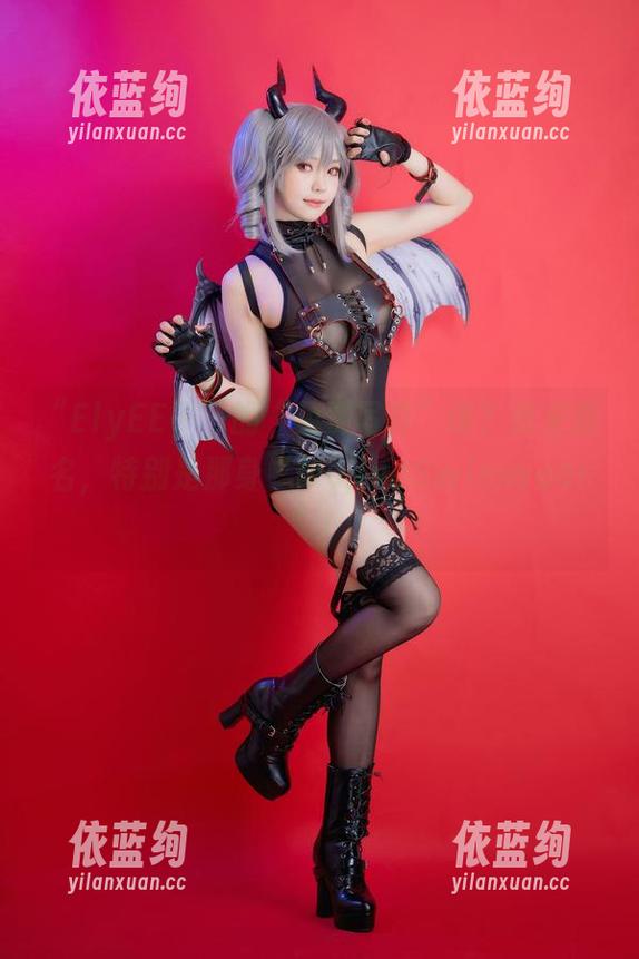 ElyEE子 “ElyEE子”的“免费写真”课?我来报名,特别是那身“MujinaSwimwear”!