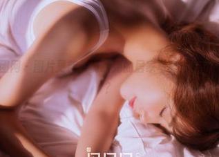 GIRLT果团网 – 图片更新：黄歆苑的居家写真，哪里像个博主了？