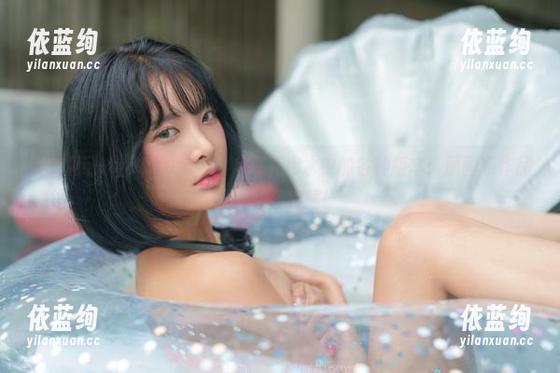 带你见证Hyoyeon(김효연)在死库水中的各种版本：原图和作品的欢乐碰撞!