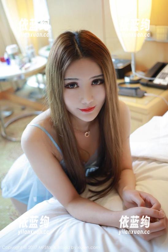 MFStar模范学院 - 奈美nana的新图册：运动场上，轻巧又优雅的那一抹色彩。
