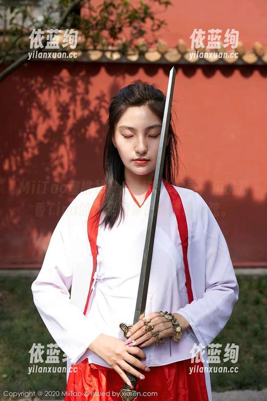 MiiTao蜜桃社 - 定制未必完美，但桃乃香Tina的裸足图集总能撩动心弦。