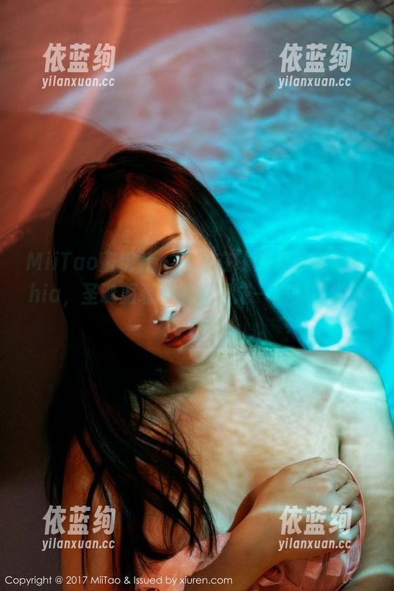 MiiTao蜜桃社-索菲娅Sophia MiiTao蜜桃社 - 多么在线的索菲娅Sophia,圣诞服装都能够围成一圈的视觉战!