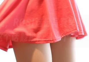 不止于美，ROSI这份写真壁纸把“鞋”这个话题推向另一个高峰。