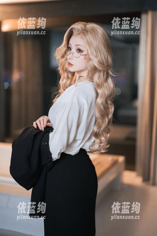 最近美图更新了，Rioko凉凉子的奶牛女仆，合不合理？疯狂想问。