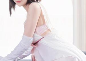 Shika小鹿鹿在黑丝的世界里互动，高清cos无所不在，这个场景太美了吧！
