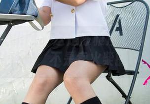 UGirls尤果网 – 这是陈雅漫的温柔展示台：图片海洋，不是卖火柴的小女孩！