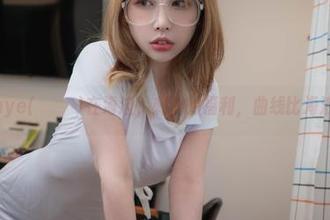 作品：Uhye(이유혜)在海边，刺激的福利，曲线比海浪还起伏！