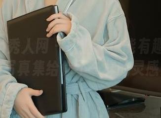 Xiuren秀人网 – 职业装也能有趣？李丽莎的写真集给你不一样的灵感资源