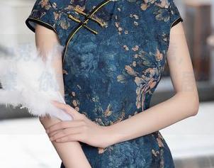 Xiuren秀人网 – 海边的惬意，林乐一最新写真集，你能相信脚踩沙滩居然会是种放松？