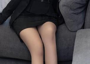 Xiuren秀人网 – 看这里！柴婉艺Averie的婚纱图包完全免费——就是要让你的云婚礼画风突变，嗨起来！