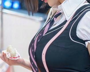 Xiuren秀人网 – 正在考虑这组白兔西希的美脚图片是否值得浪费你我资源……其实根本不需要。