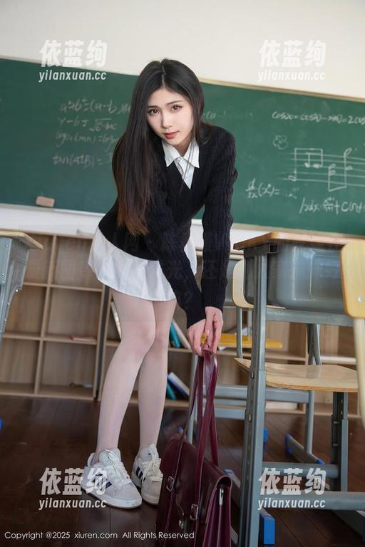 Xiuren秀人网 - 陈雅漫VICKY的妹妹在最新图库中默默发光，还是别人家妹妹好嘛？