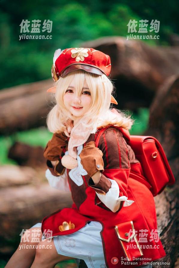 小红帽在森林里出游，等你来下载sally多啦雪的写真集！