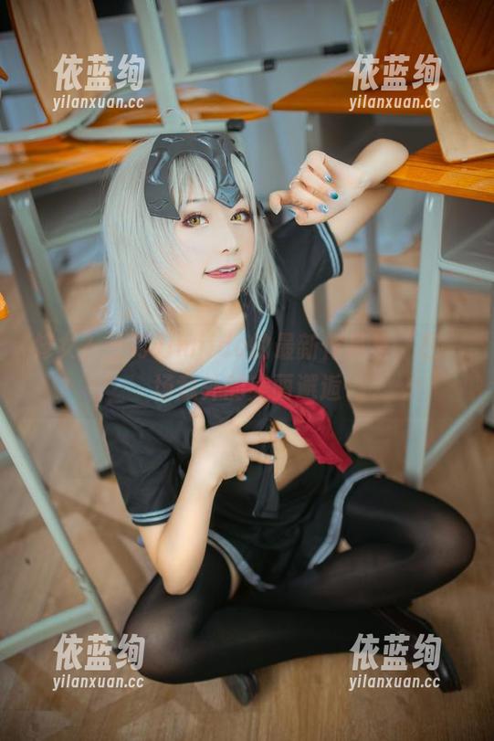 三刀刀miido 修女?三刀刀miido的最新作品集,是一场意外的美丽邂逅