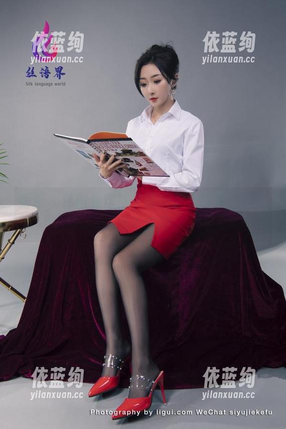 丽柜 - 转圈看这张子晴的护士图片，眼睛都不够用
