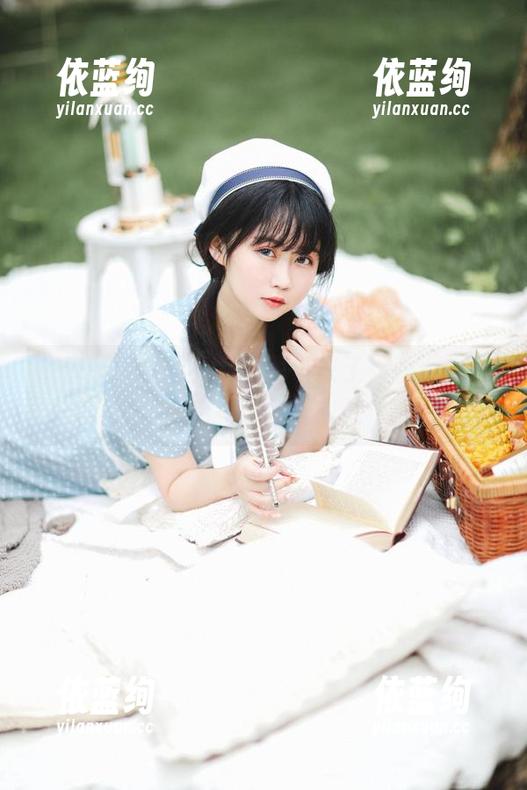 依依超级懒的兔女郎图包来了，难道这是另一个次元？