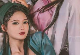 最新幸福感满载，兔子Zzz不吃胡萝卜和JK的碰撞，美图里藏着不可言喻的趣味。