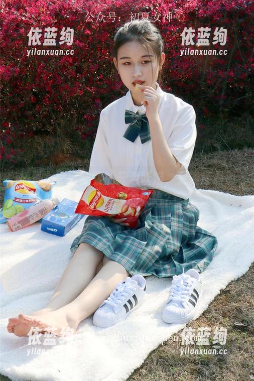 初夏女神 - 柒柒的蓝色妖姬，更新还是那眼神迷离的妖艳？