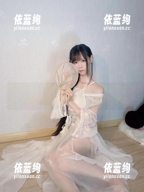 微密圈 - 十万口草莓粥粥：妹妹的写真图包，甜蜜得像早晨的奶昔，咕噜咕噜的。