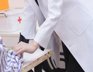 微密圈 – 闲着没事做？来看看周妍希的网袜壁纸，绝对不后悔。