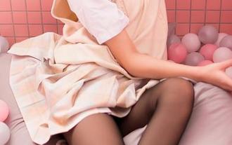 嗲囡囡 – 我到底在看施忆佳KITTY的写真，还是偷偷欣赏那位姐姐？