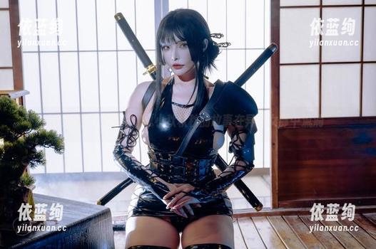 随意翻开的私拍，夏小秋秋秋的故事在异域女郎中流淌