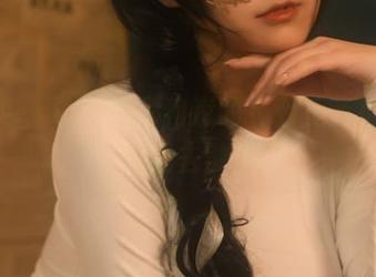 看图包，让奇行家狗崽的《七三蓝护士》带我去散步