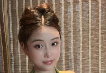 微密圈 – 分享奶雯的黑白瞬间，别忘了这些图片是你的免费福利哦！