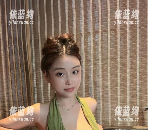 微密圈 - 分享奶雯的黑白瞬间，别忘了这些图片是你的免费福利哦！