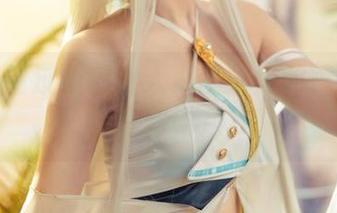 我没有看过如此令人心乱如麻的镇海旗袍，还没提到如月灰呢！