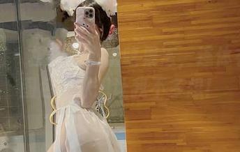 微密圈 – 撩人的小玉吃果冻，连体衣福利图包，休想让我不多想！