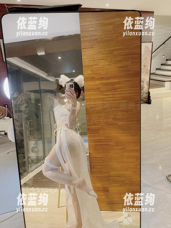 微密圈 - 撩人的小玉吃果冻，连体衣福利图包，休想让我不多想！