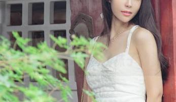 尤果网 – 小琪和她的棉袜写真集，哈哈，看的过程就像是在玩找袜子的游戏。