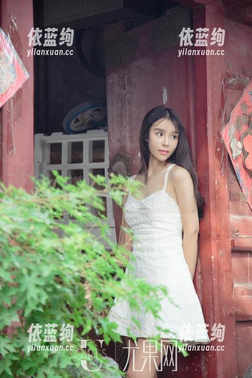 尤果网 - 小琪和她的棉袜写真集，哈哈，看的过程就像是在玩找袜子的游戏。