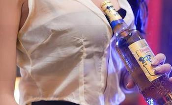 尤蜜荟 – 欧阳LuLu的夏日原图，哎呀，这色彩太让人心痒了。