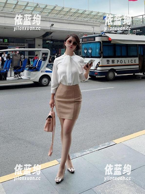 微密圈 - 张老师——姐姐的形象，图片中恍若不同的现实，下载一份，是要考虑良心吗？