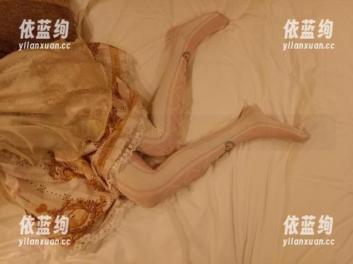 未经修饰的美，想要个公主抱的长腿原图来了