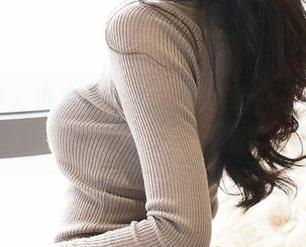 推女神 – 小心翼翼的泡澡姿势，莫雅淇浴缸自拍，下载看个够！