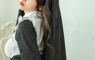 杏仁曲奇这次不卖曲奇，专心给你送上喜多川海梦的女警原图，值得保存的壁纸！