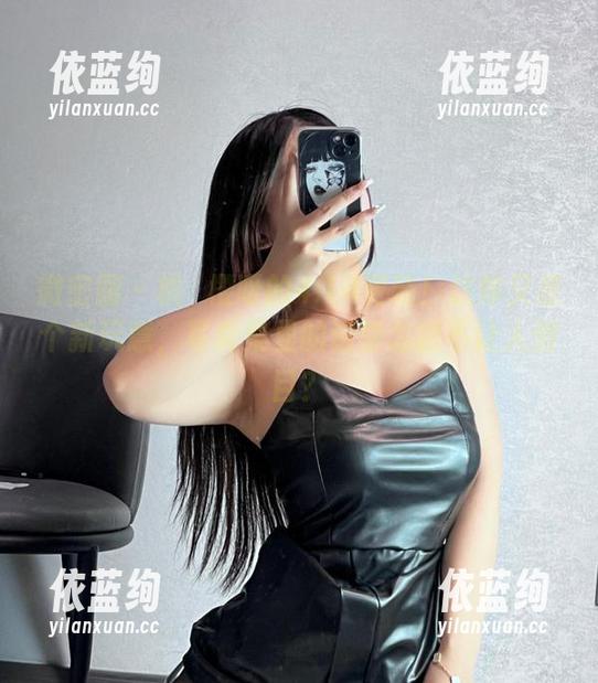 微密圈 - 桃沢樱呀的4.14更新！这咋又是个新玩意，写真集里的造型怎能不让人侧目？