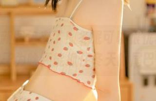 桜桃喵新图包来了！冬眠可以很优雅，白裙子为啥还能抓住冬天的尾巴！