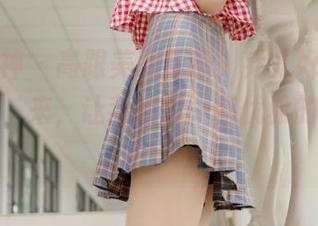梦丝女神 – 高跟美图更新，乔儿好像在跟我说：‘来，让我教你一招优雅的姿态！’