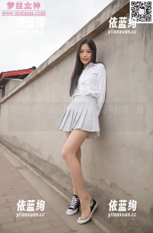 梦丝女神 - 美图里的香萱：奶牛归属，她像在潜水吗？