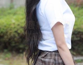 模范学院 – 免费图集：大美妞儿的“死库水”时刻，喜感满满的水花四溅～