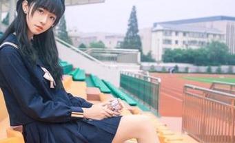 美图里藏着沧霁桔梗的麻衣学姐，听说这可是免费探险哦！