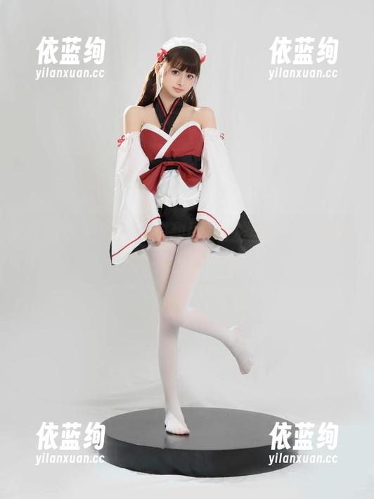 河豚抚子带着小甜甜回家过圣诞了，原图里有些许期待