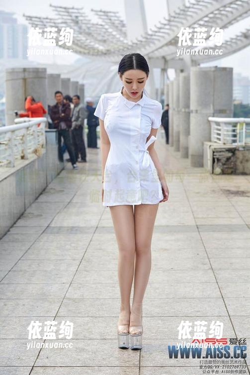 爱丝 - 瑶瑶在天台，合集里的每一张都是临时起意吧？
