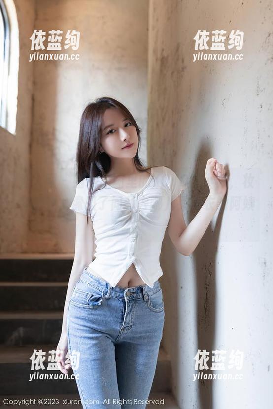 秀人网-YOYO苏小苏 秀人网 - 婚纱原图里的YOYO苏小苏,妆容精致,像极了问我去哪儿买嫁衣的阿姨!