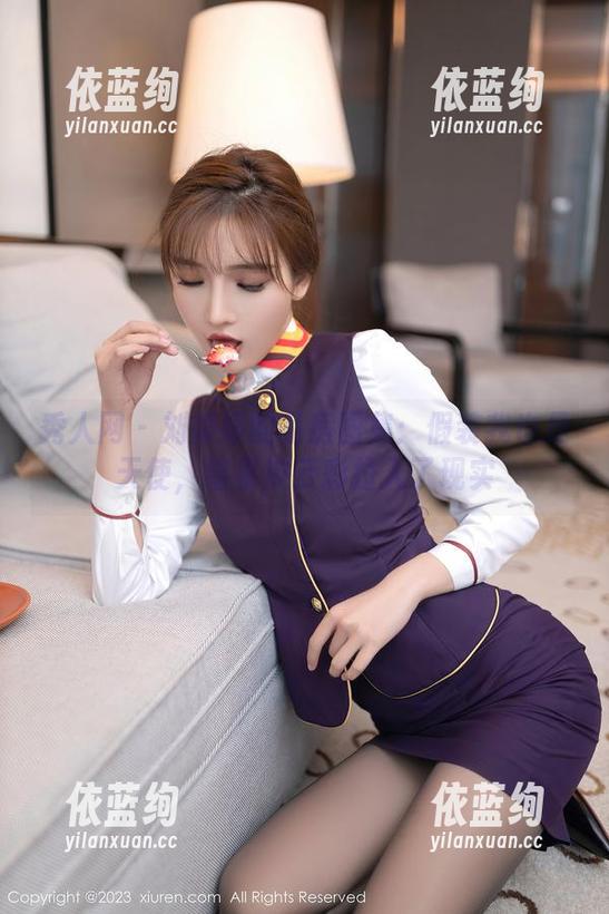 秀人网 - 刘婷婷的私房图集：假装我也是天使，结果被云彩拉入了现实