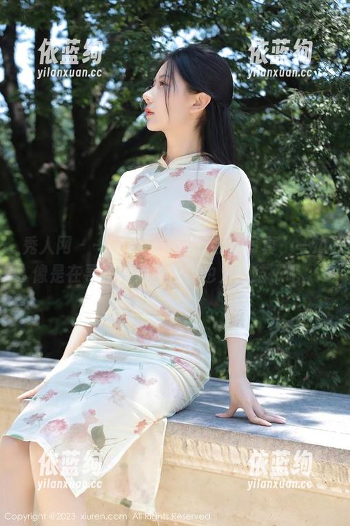 秀人网 - 一边是唐安诺的黑丝写真，一边像是在寻找完美壁纸，也太纠结了吧。